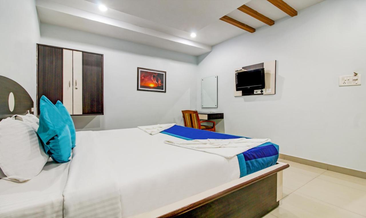 Hotel S Y N Residency Гайдарабад Екстер'єр фото